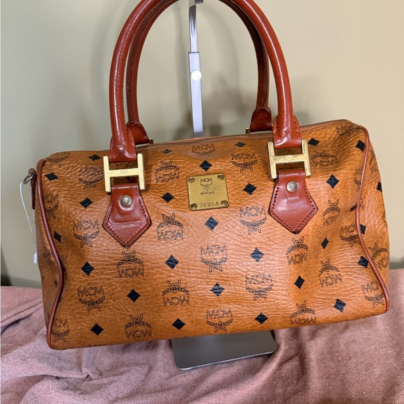 Vintage MCM Boston bag in Cognac. - Picture 2 of 16